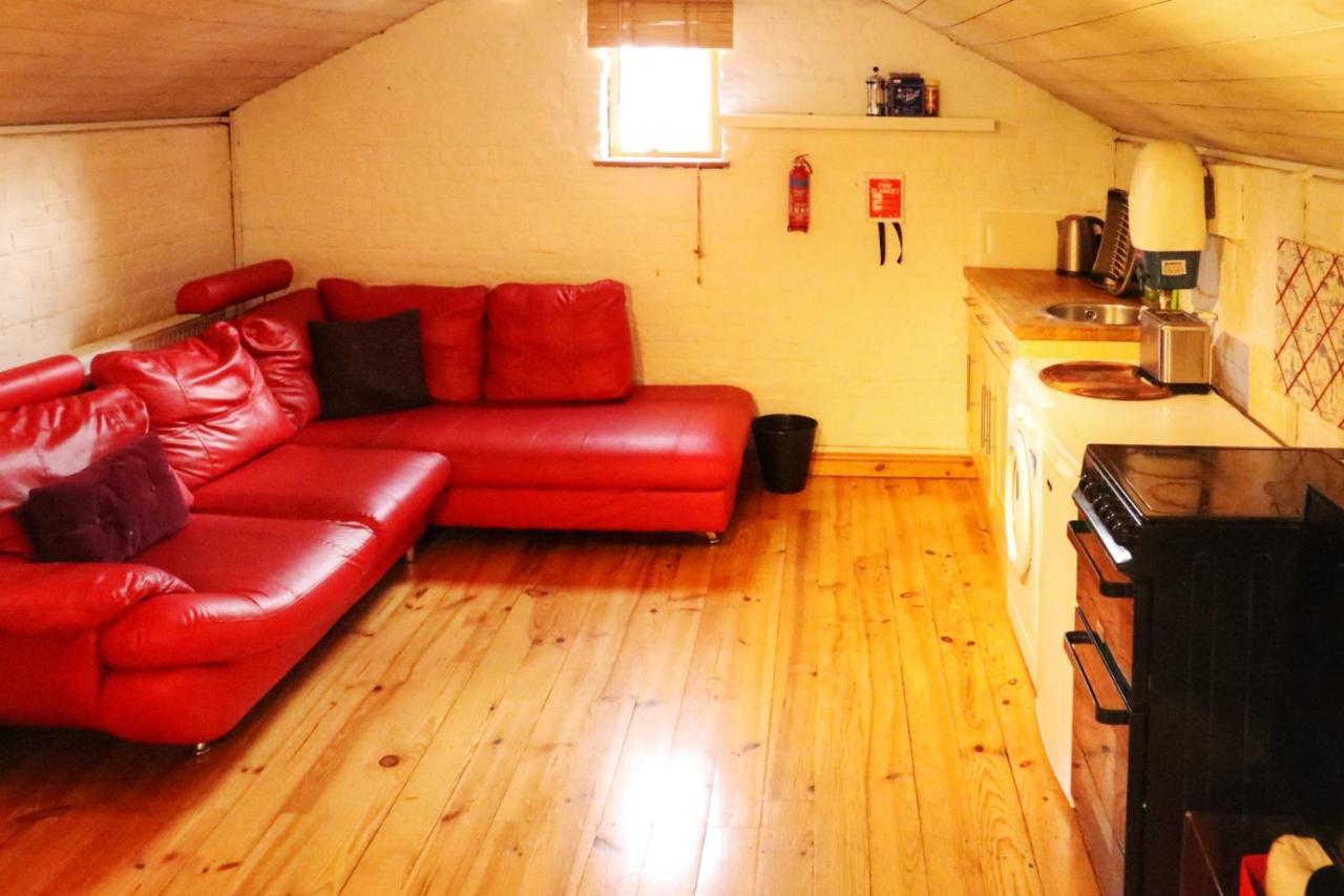 Lee Valley Lodge Cheshunt Εξωτερικό φωτογραφία