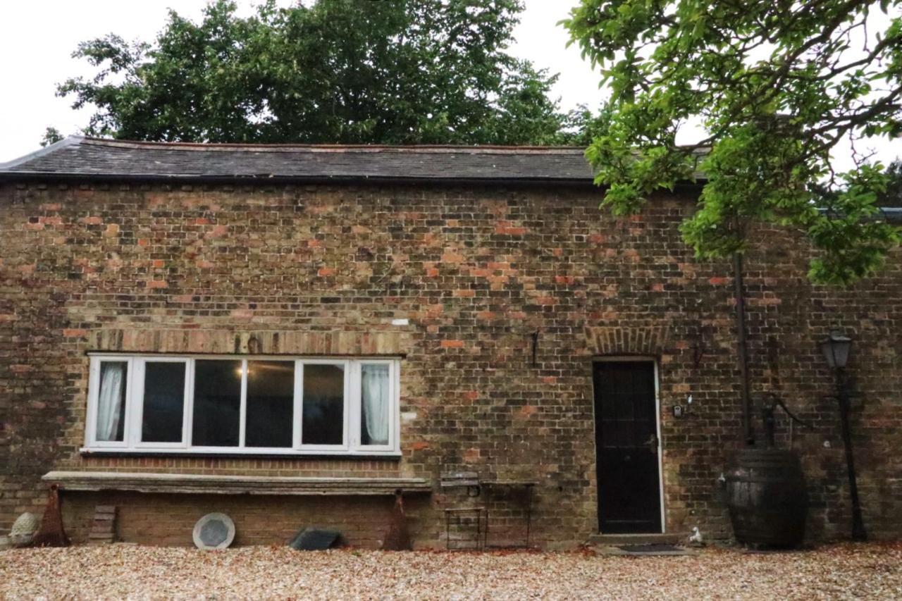 Lee Valley Lodge Cheshunt Εξωτερικό φωτογραφία