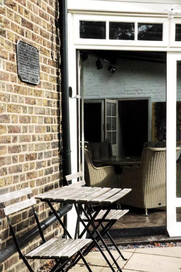 Lee Valley Lodge Cheshunt Εξωτερικό φωτογραφία