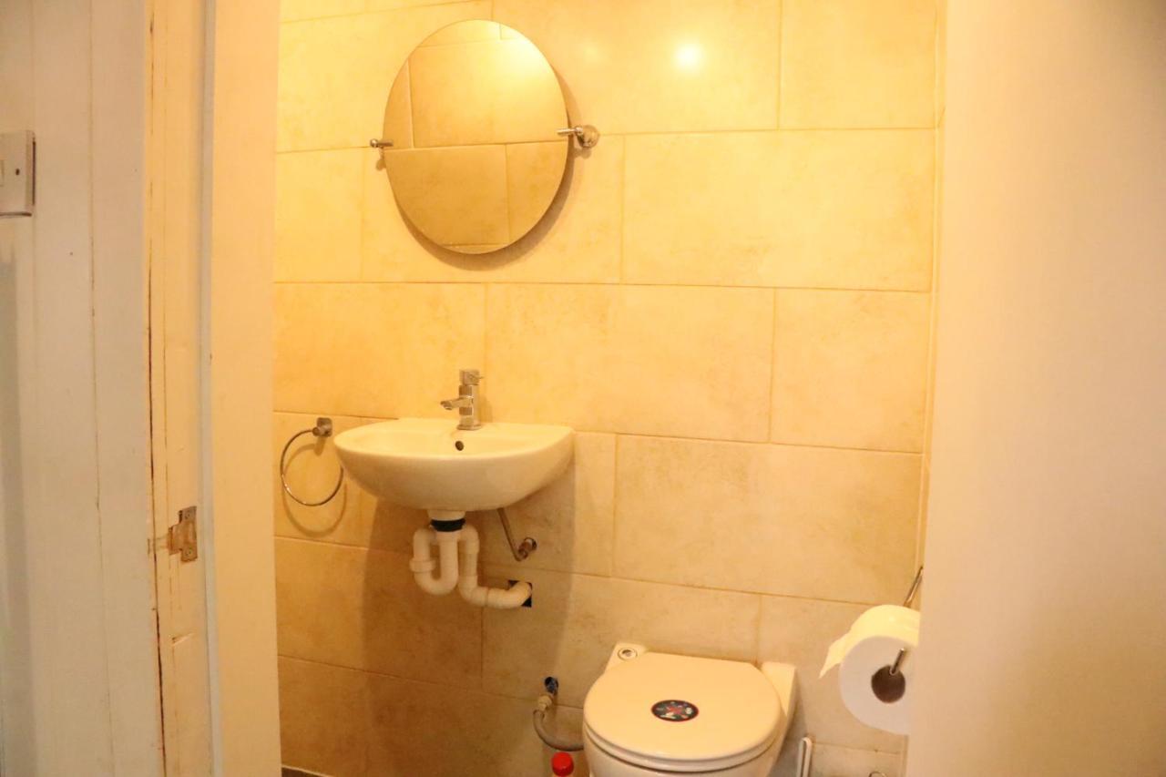 Lee Valley Lodge Cheshunt Εξωτερικό φωτογραφία